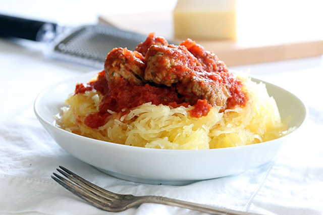 Low-Carb Slow Cooker Spaghetti Squash and Meatballs